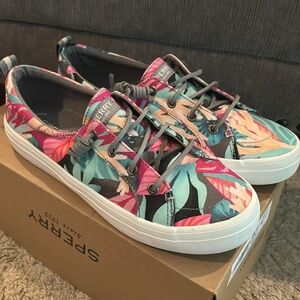 SPERRY Crest Cibe Coral Pink Deckboat Sneakers 8 NEW